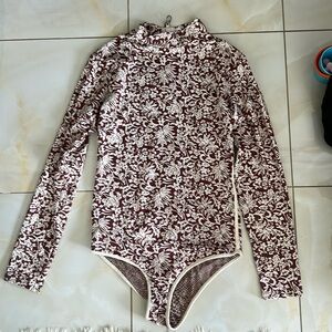 Acacia One Piece 
Brown 
Xl